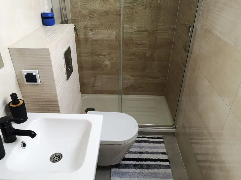 Łazienka z prysznicem typu walk-in